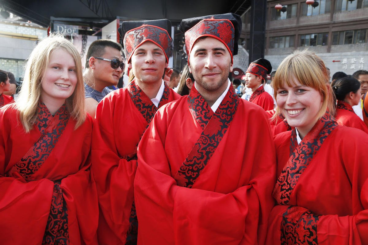 首届汉服达人秀暨全球汉字文化形象大使活动开始报名啦！